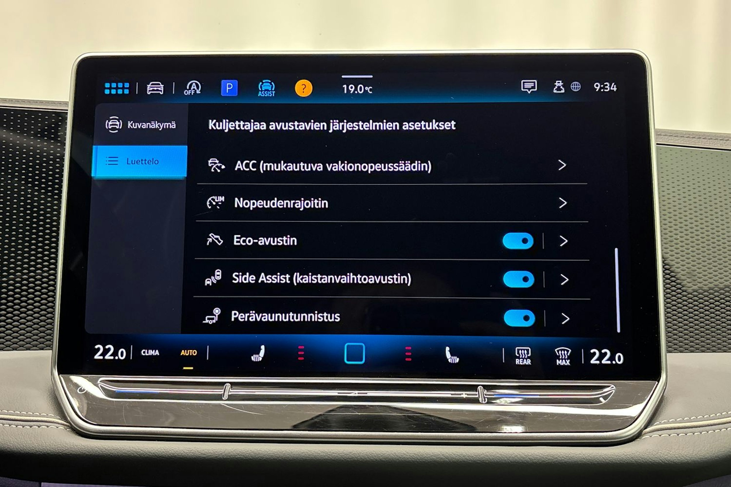 harmaa Volkswagen Passat 2024 kuva 23.