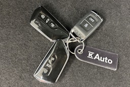 harmaa Volkswagen Passat 2024 kuva 27.