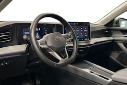 harmaa Volkswagen Passat 2024 kuva 3.