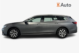 harmaa Volkswagen Passat 2024 kuva 6.