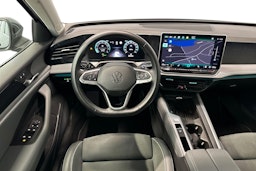 harmaa Volkswagen Passat 2024 kuva 9.