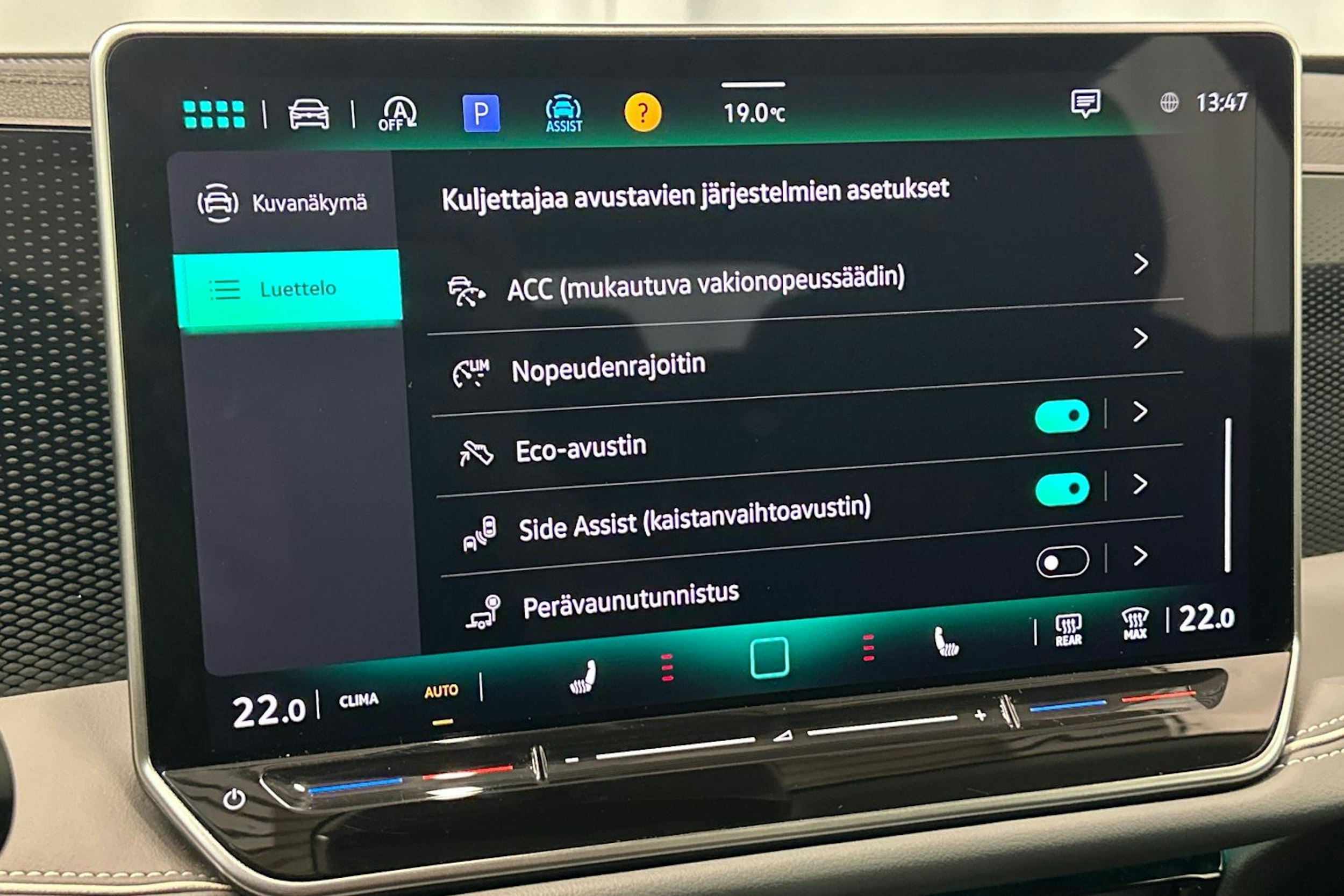 harmaa Volkswagen Passat 2024 kuva 24.