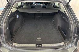 harmaa Volkswagen Passat 2024 kuva 31.