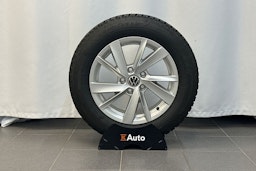 harmaa Volkswagen Passat 2024 kuva 34.