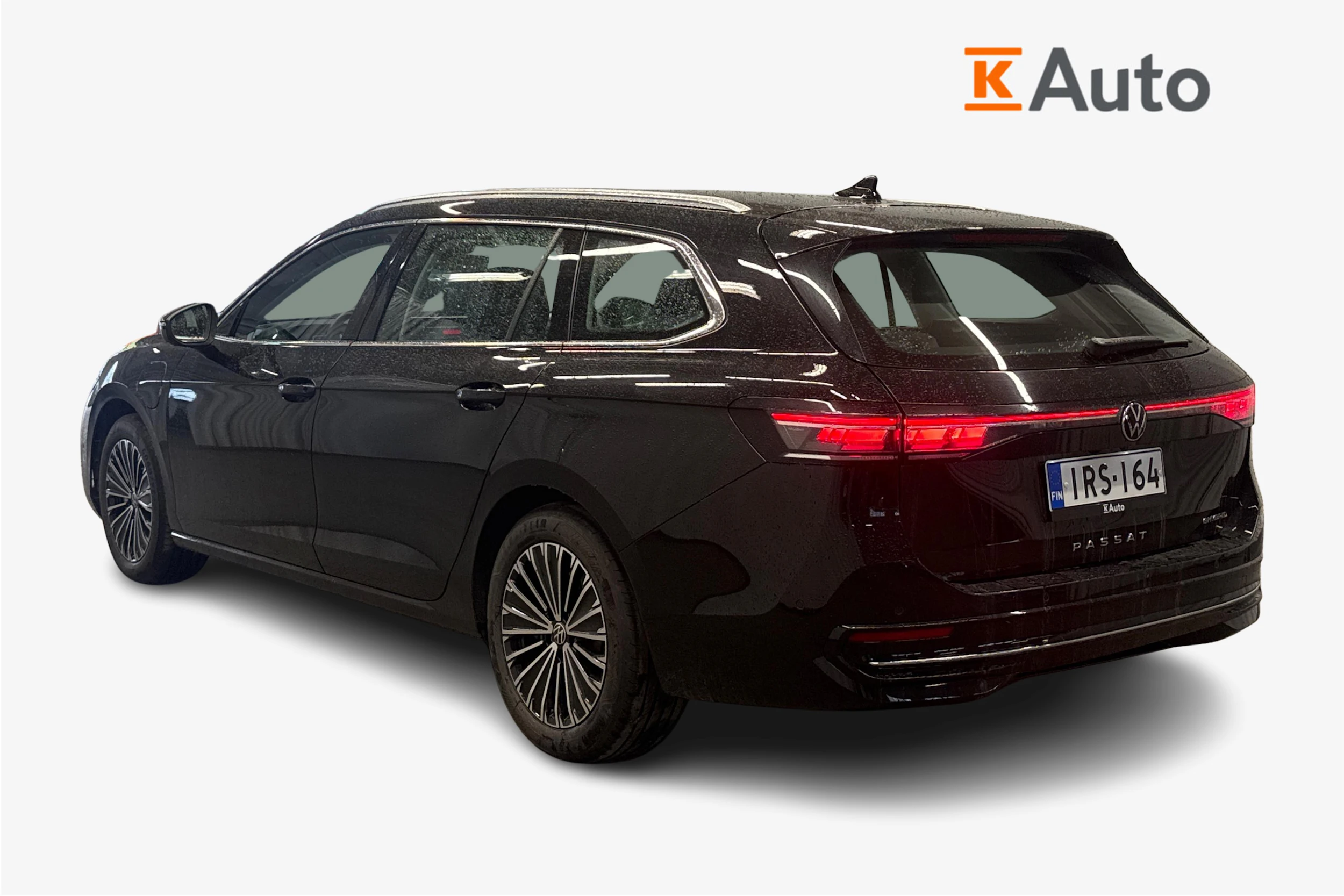 musta Volkswagen Passat 2024 kuva 2.