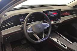 musta Volkswagen Passat 2024 kuva 3.