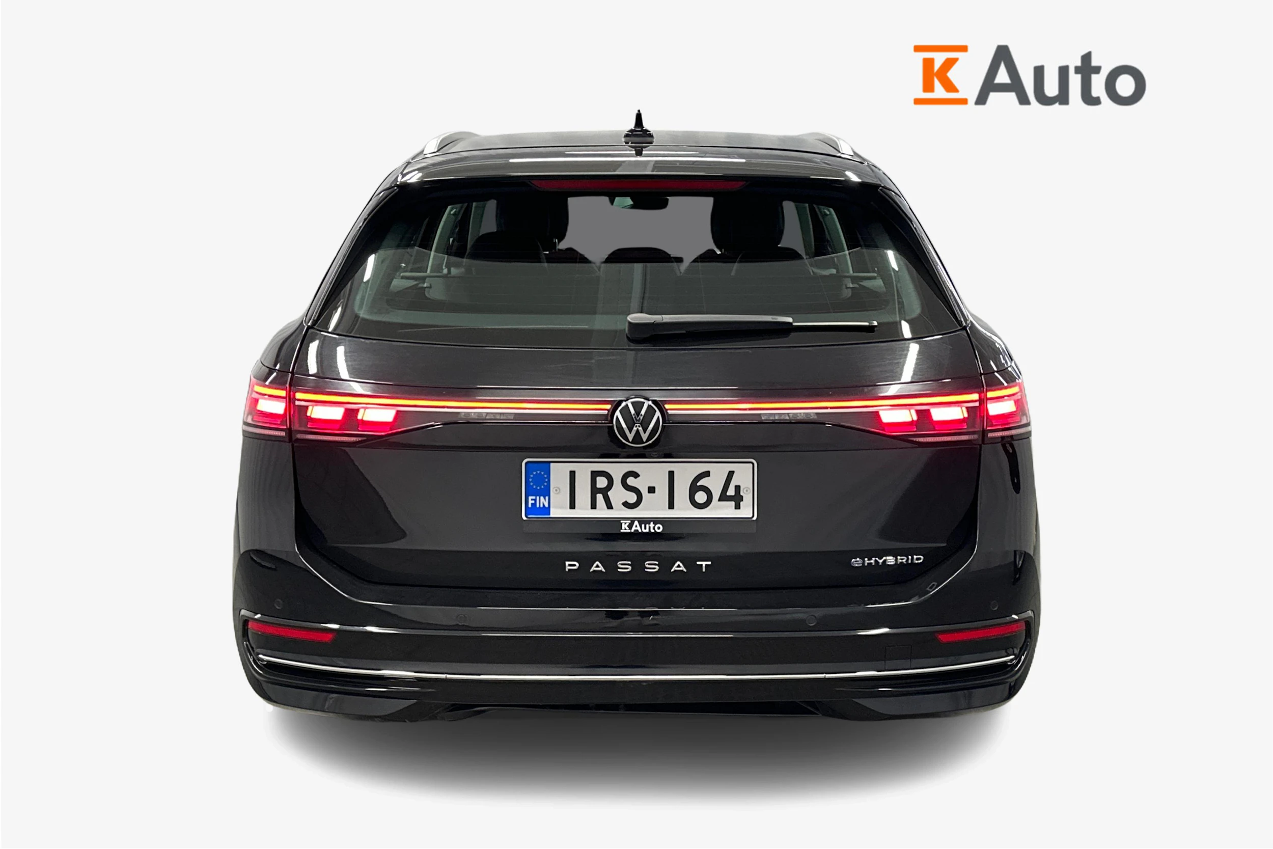 musta Volkswagen Passat 2024 kuva 4.