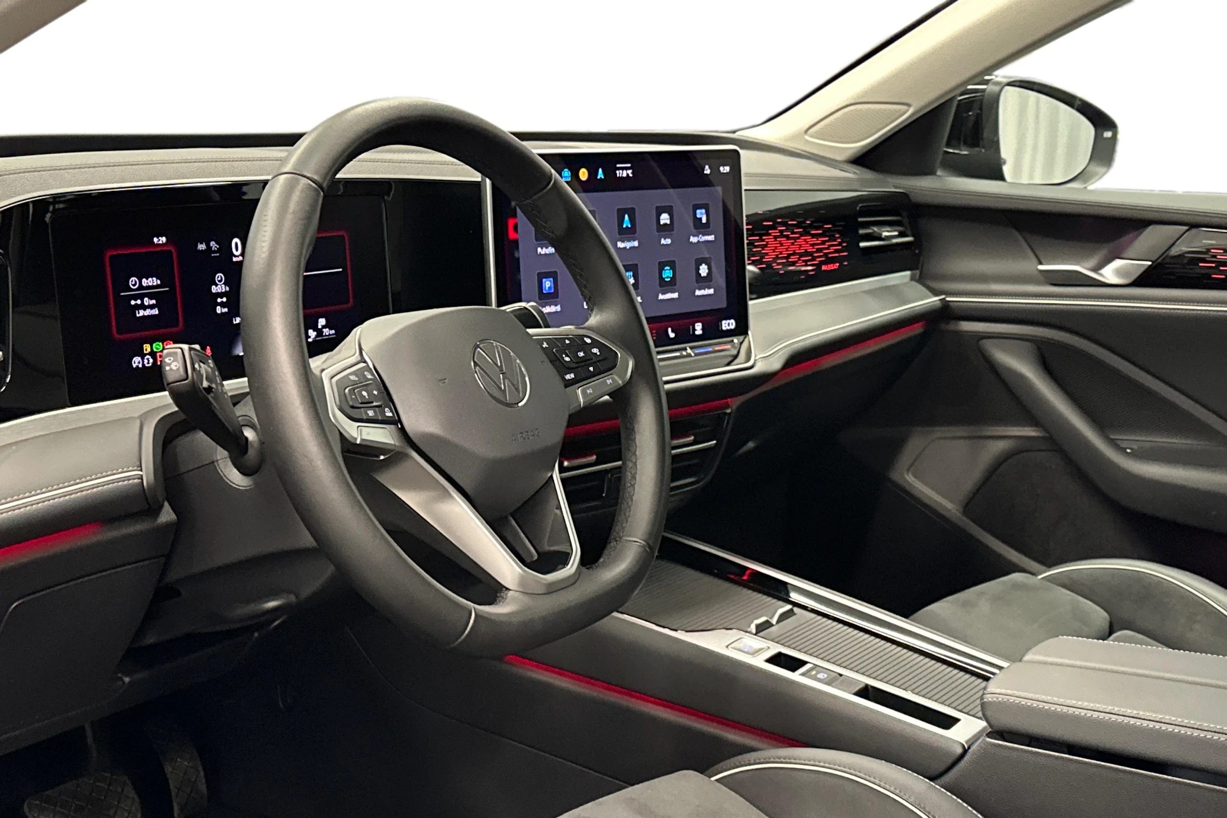 musta Volkswagen Passat 2024 kuva 8.