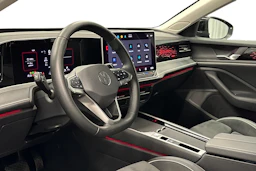 musta Volkswagen Passat 2024 kuva 8.