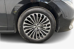 musta Volkswagen Passat 2024 kuva 12.