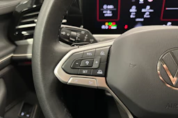 musta Volkswagen Passat 2024 kuva 15.