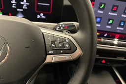 musta Volkswagen Passat 2024 kuva 16.