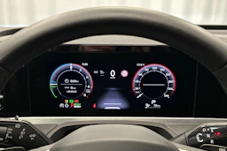 musta Volkswagen Passat 2024 kuva 17.