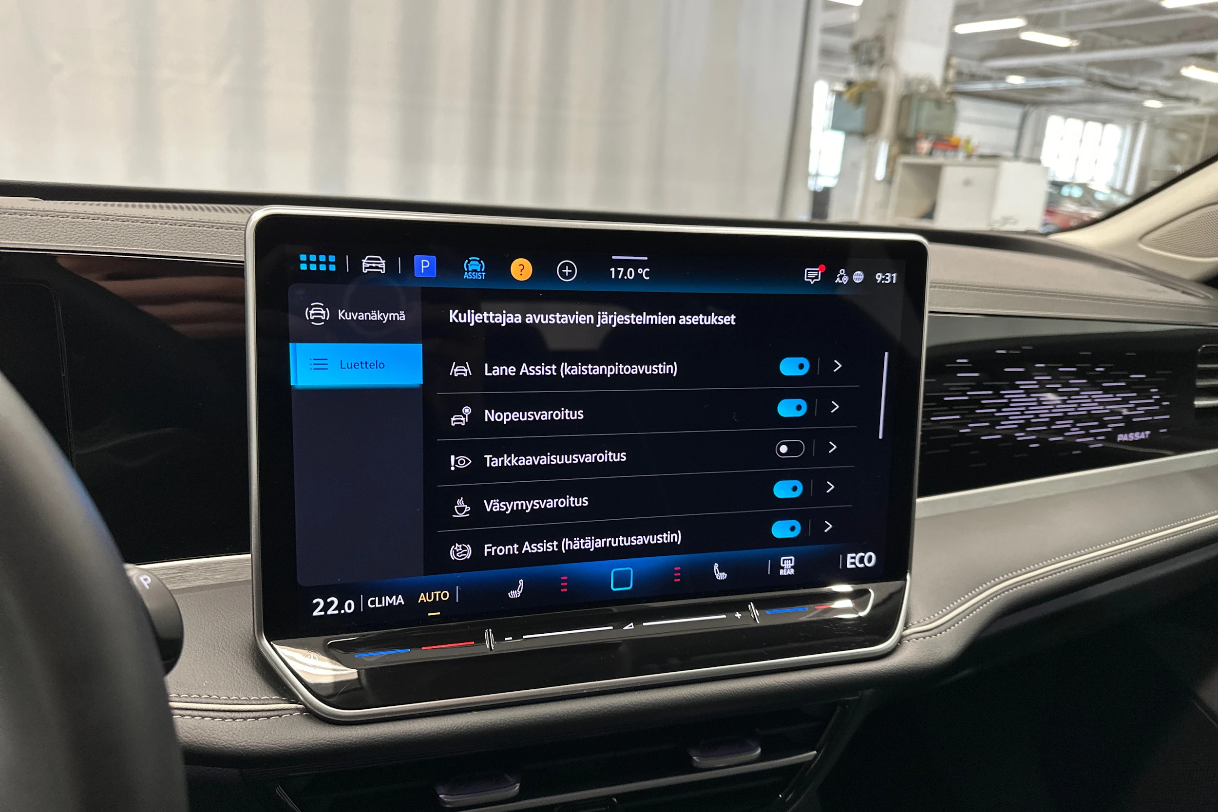 musta Volkswagen Passat 2024 kuva 22.
