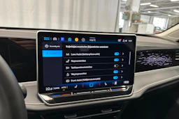 musta Volkswagen Passat 2024 kuva 22.