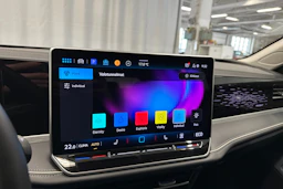musta Volkswagen Passat 2024 kuva 26.