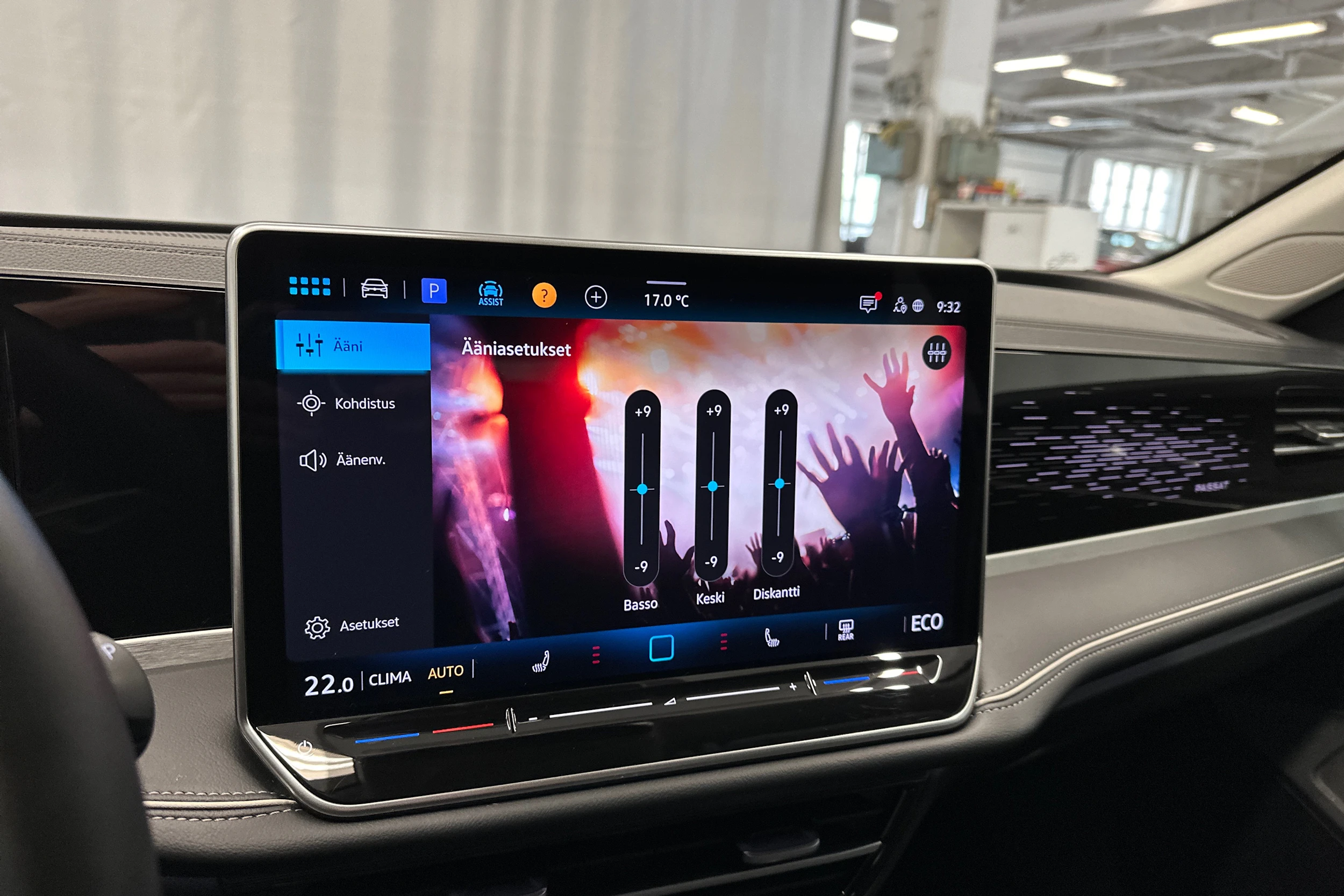 musta Volkswagen Passat 2024 kuva 27.