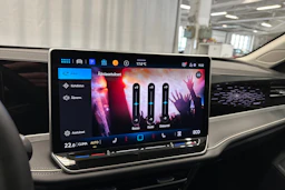 musta Volkswagen Passat 2024 kuva 27.