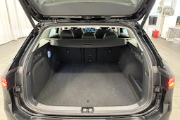 musta Volkswagen Passat 2024 kuva 35.