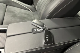 musta Volkswagen Passat 2024 kuva 36.