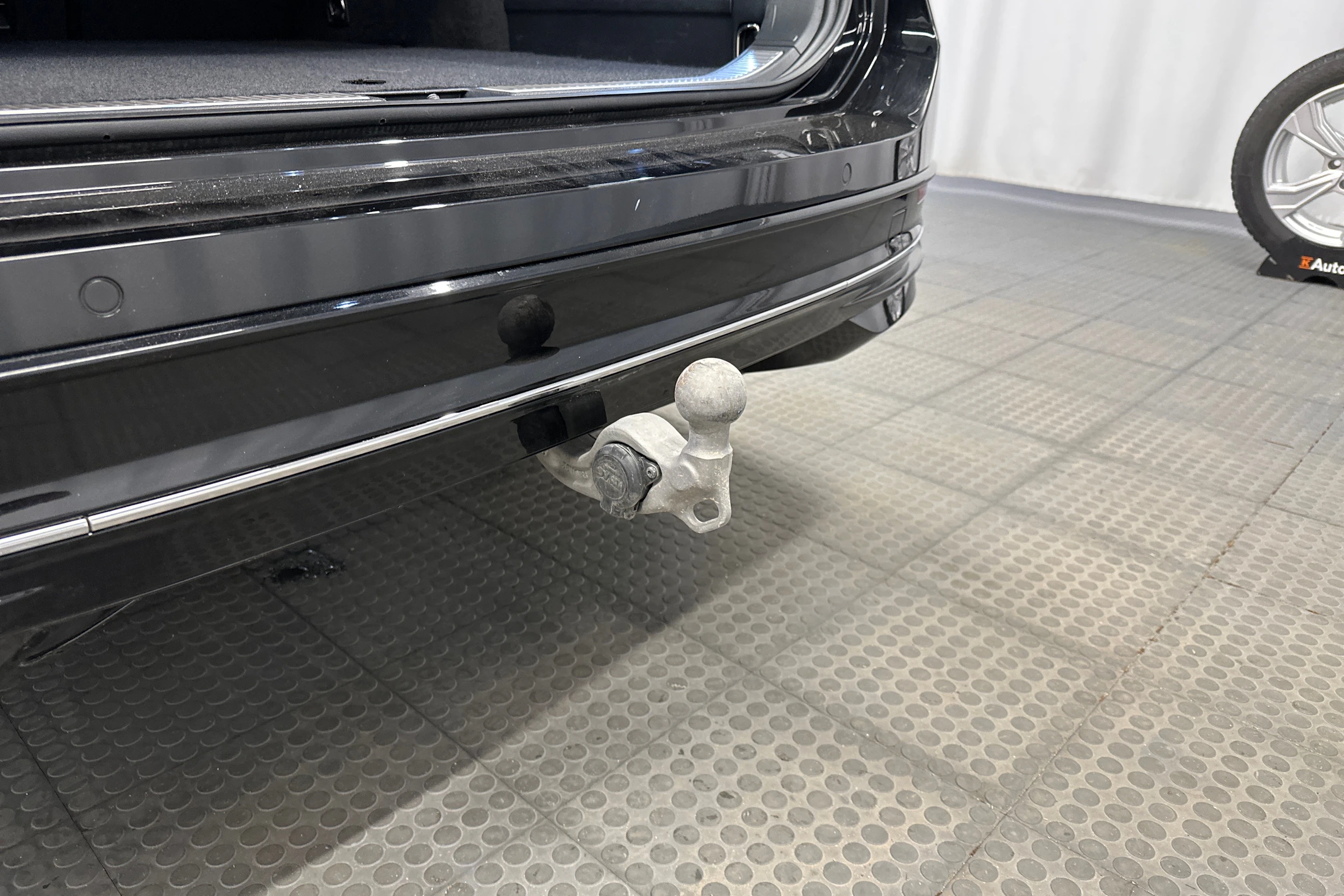 musta Volkswagen Passat 2024 kuva 37.