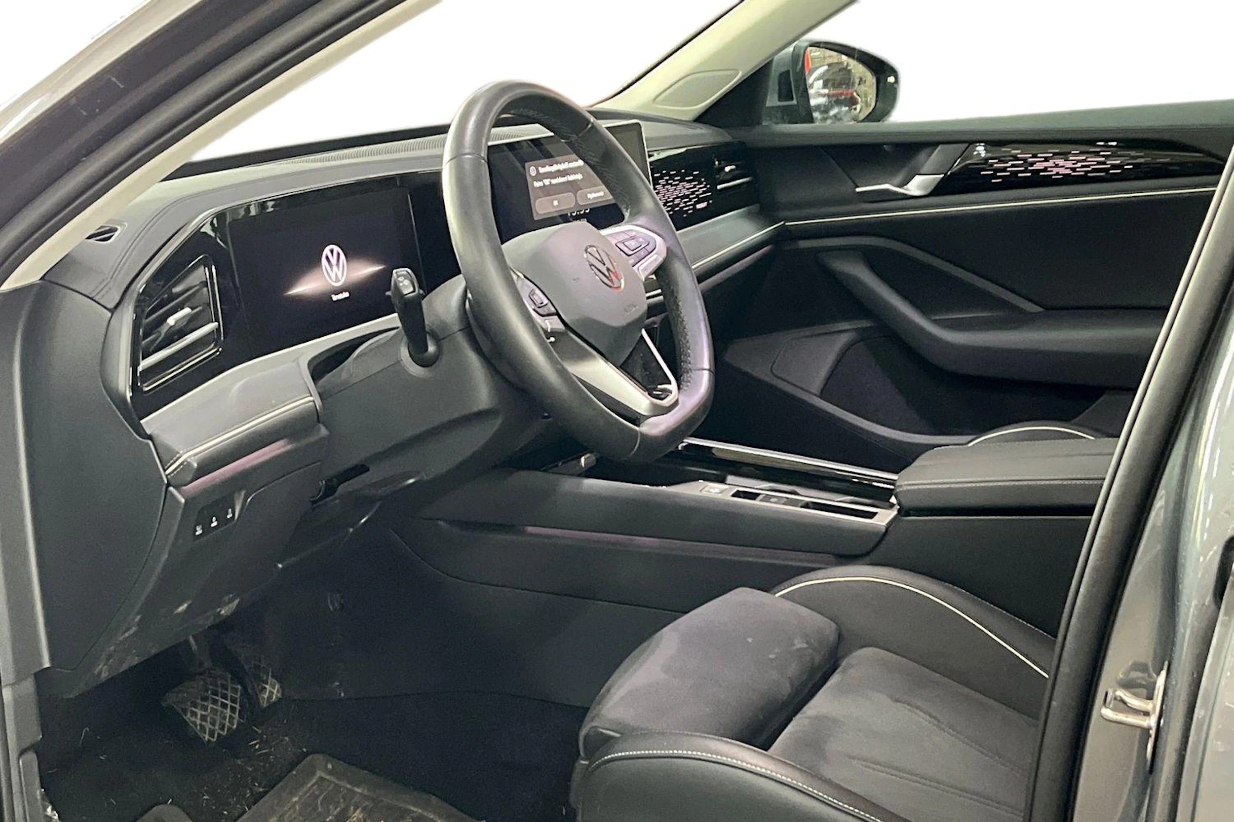 Harmaa Volkswagen PASSAT 2024 kuva 3.