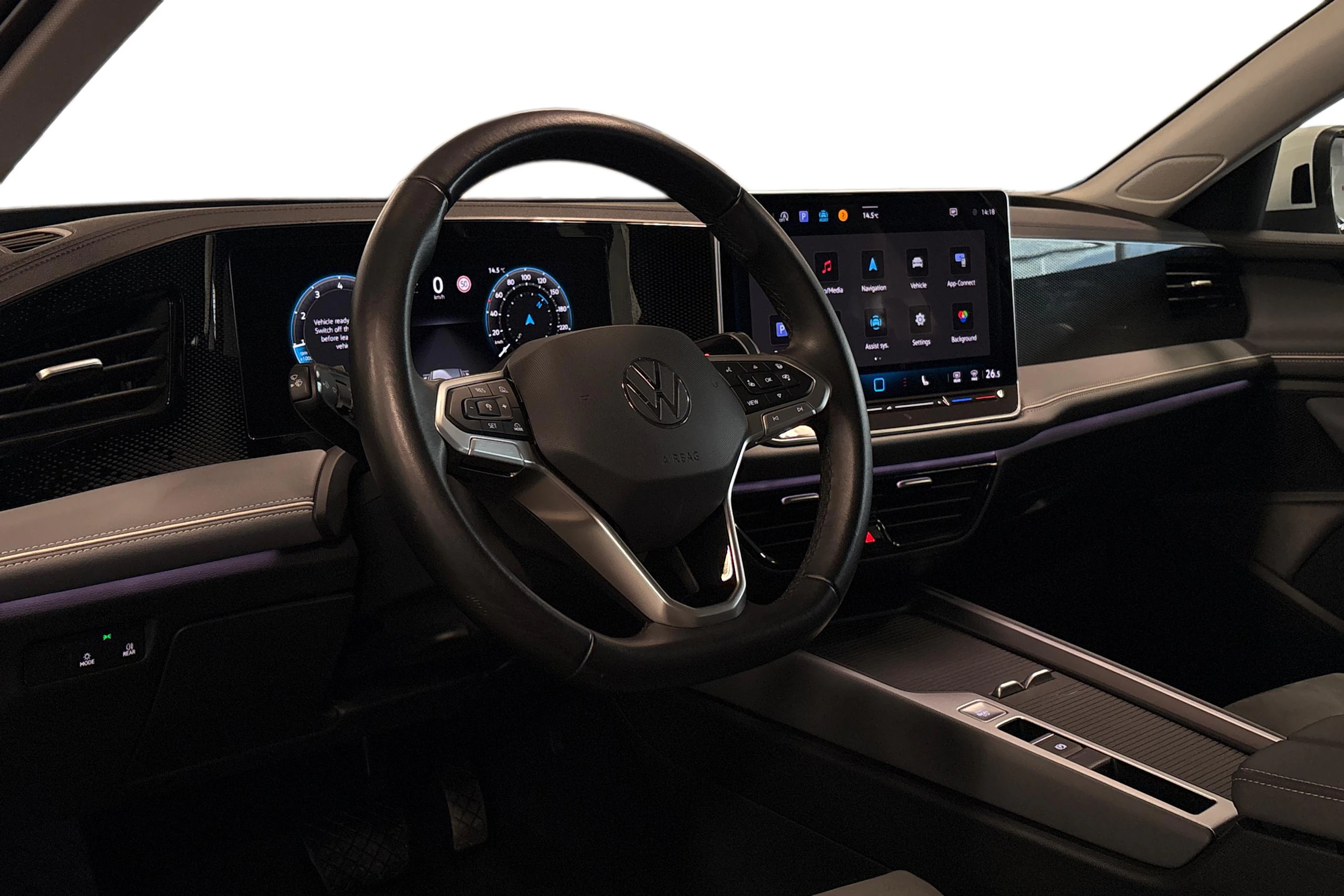 valkoinen Volkswagen Passat 2024 kuva 3.