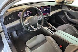 valkoinen Volkswagen Passat 2024 kuva 8.