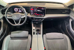 valkoinen Volkswagen Passat 2024 kuva 9.