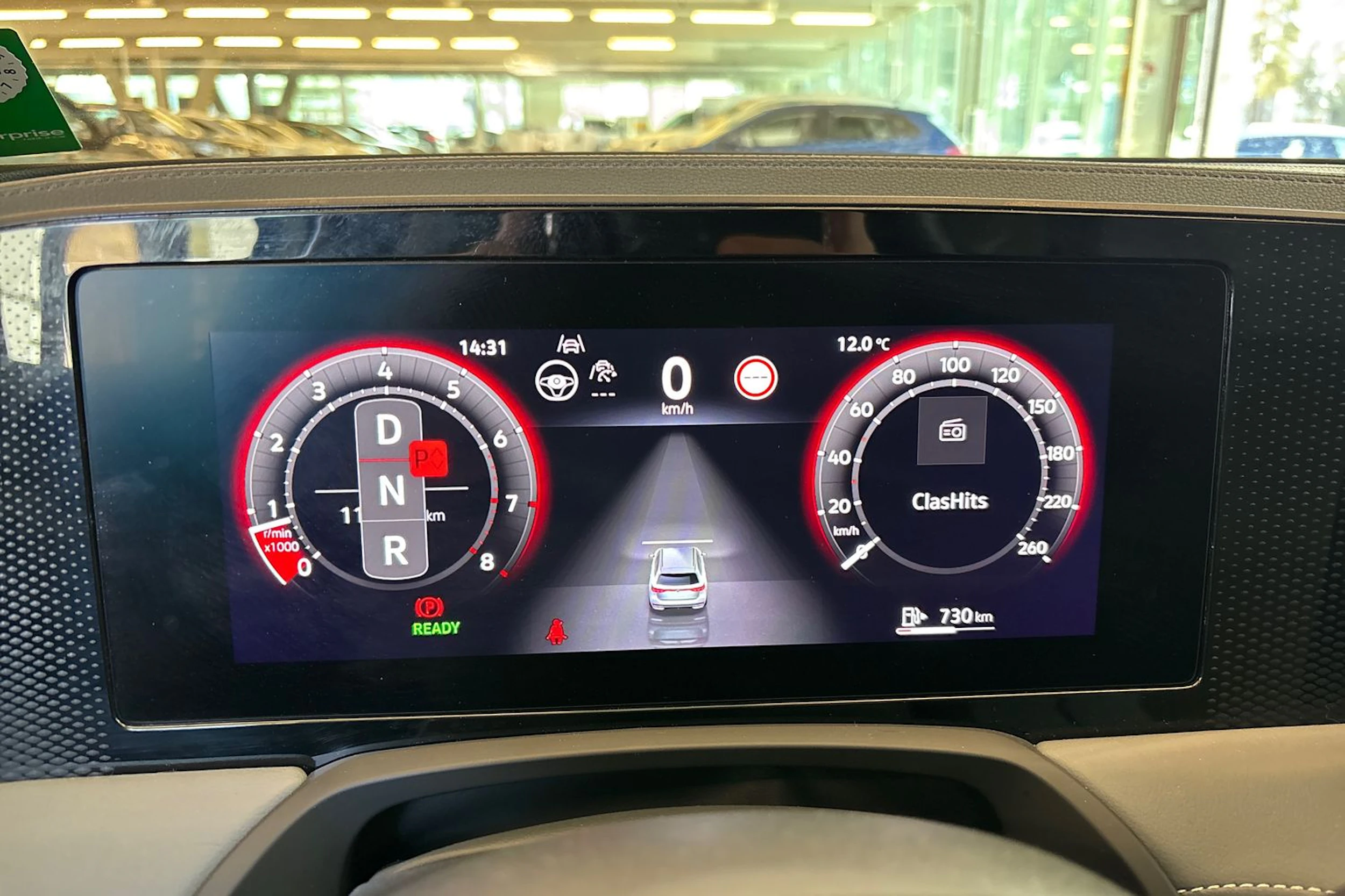 valkoinen Volkswagen Passat 2024 kuva 20.