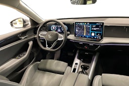 harmaa Volkswagen Passat 2024 kuva 9.