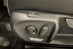 harmaa Volkswagen Passat 2024 kuva 15.