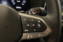 harmaa Volkswagen Passat 2024 kuva 18.