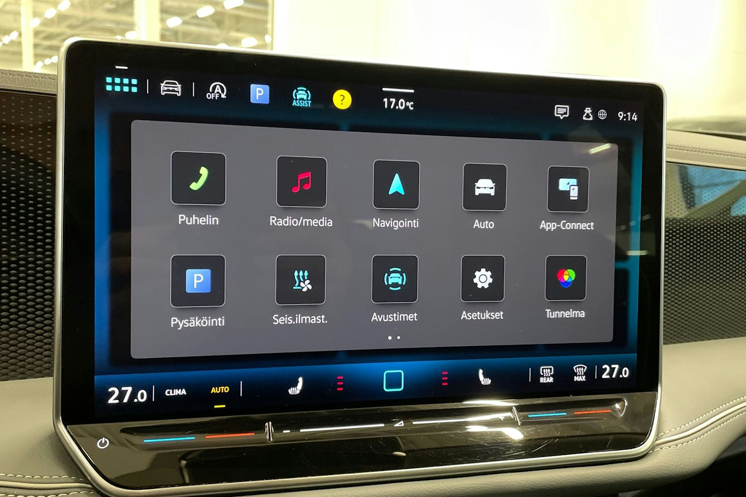 harmaa Volkswagen Passat 2024 kuva 25.