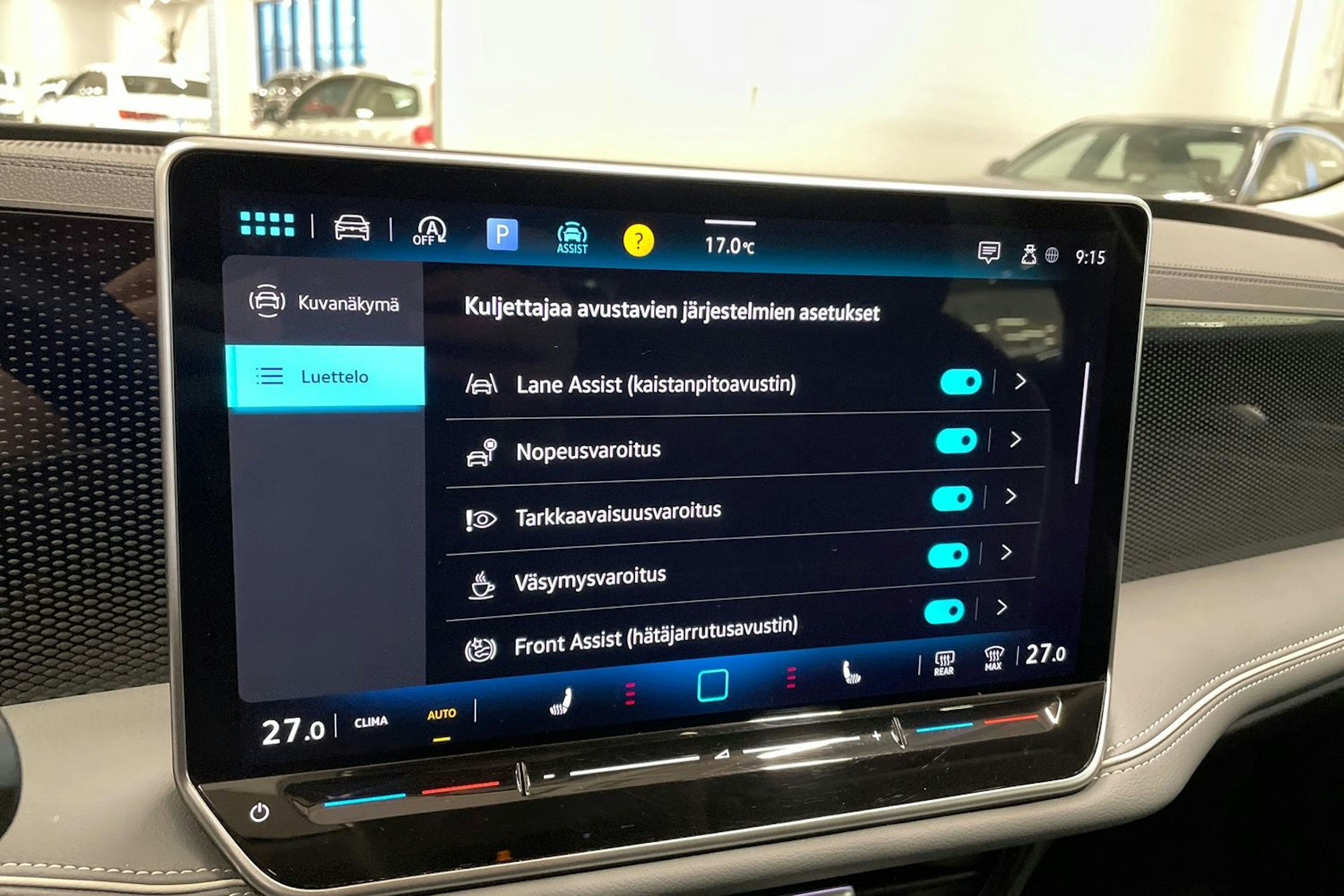 harmaa Volkswagen Passat 2024 kuva 30.