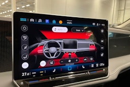 harmaa Volkswagen Passat 2024 kuva 33.