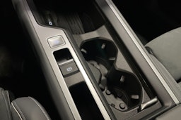 harmaa Volkswagen Passat 2024 kuva 35.