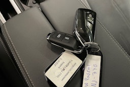 harmaa Volkswagen Passat 2024 kuva 36.