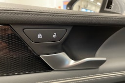 harmaa Volkswagen Passat 2024 kuva 38.