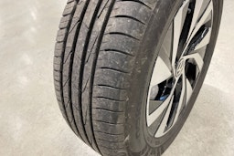 harmaa Volkswagen Passat 2024 kuva 40.