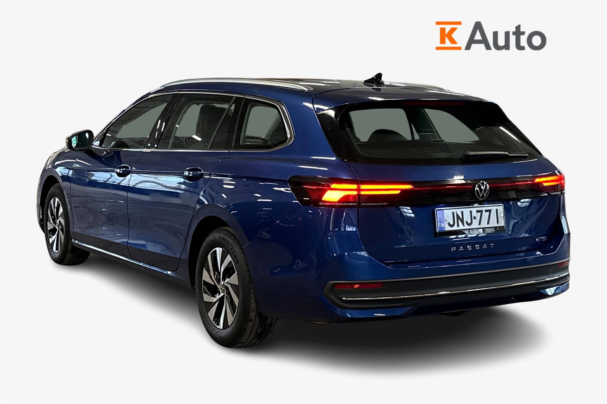 sininen Volkswagen Passat 2024 kuva 2.