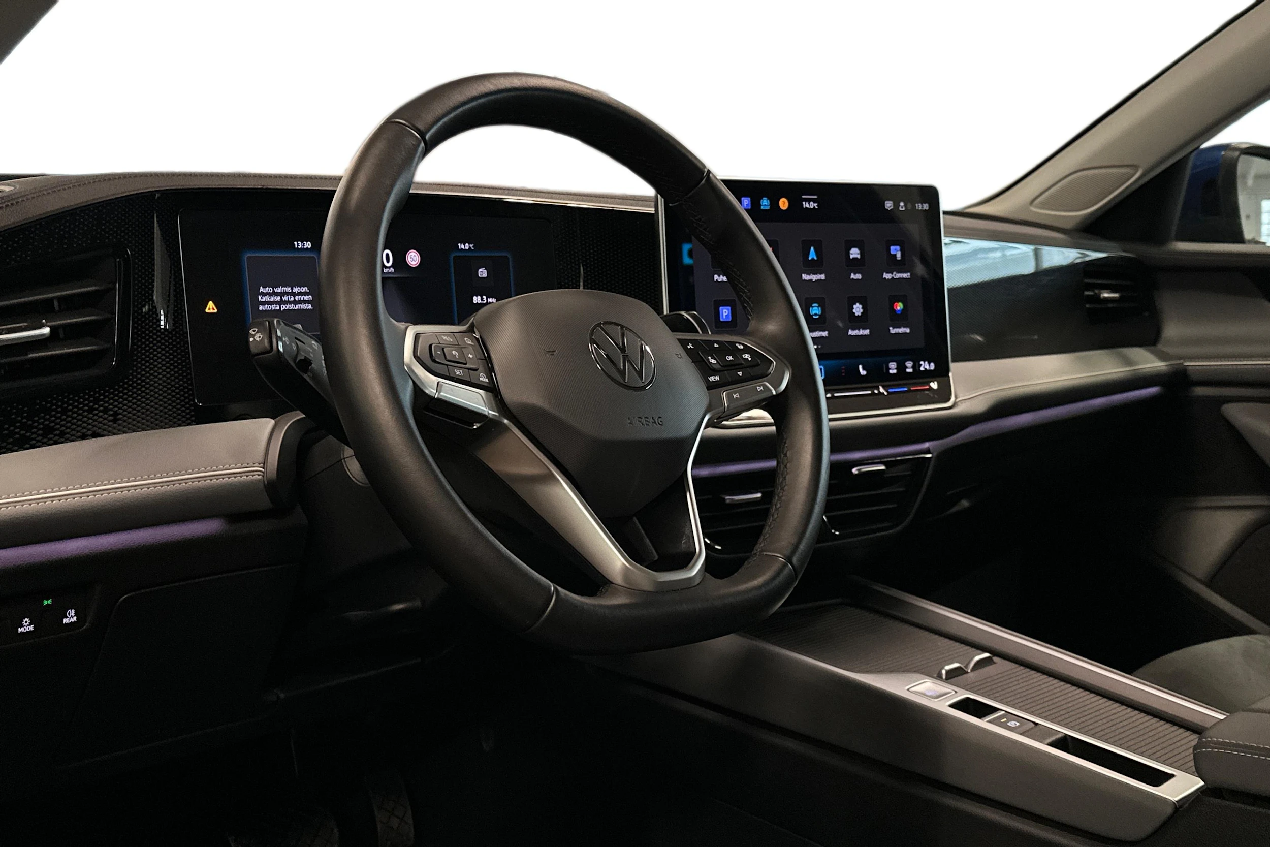 sininen Volkswagen Passat 2024 kuva 3.