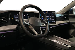 sininen Volkswagen Passat 2024 kuva 3.