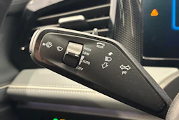 sininen Volkswagen Passat 2024 kuva 20.