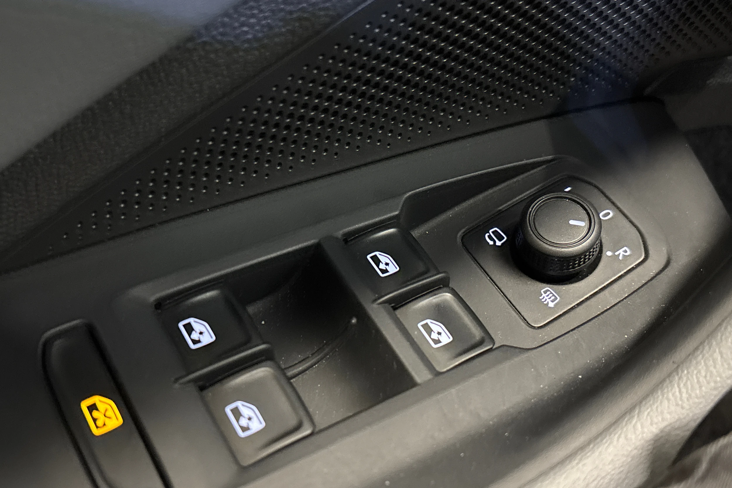 sininen Volkswagen Passat 2024 kuva 29.
