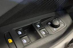 sininen Volkswagen Passat 2024 kuva 29.
