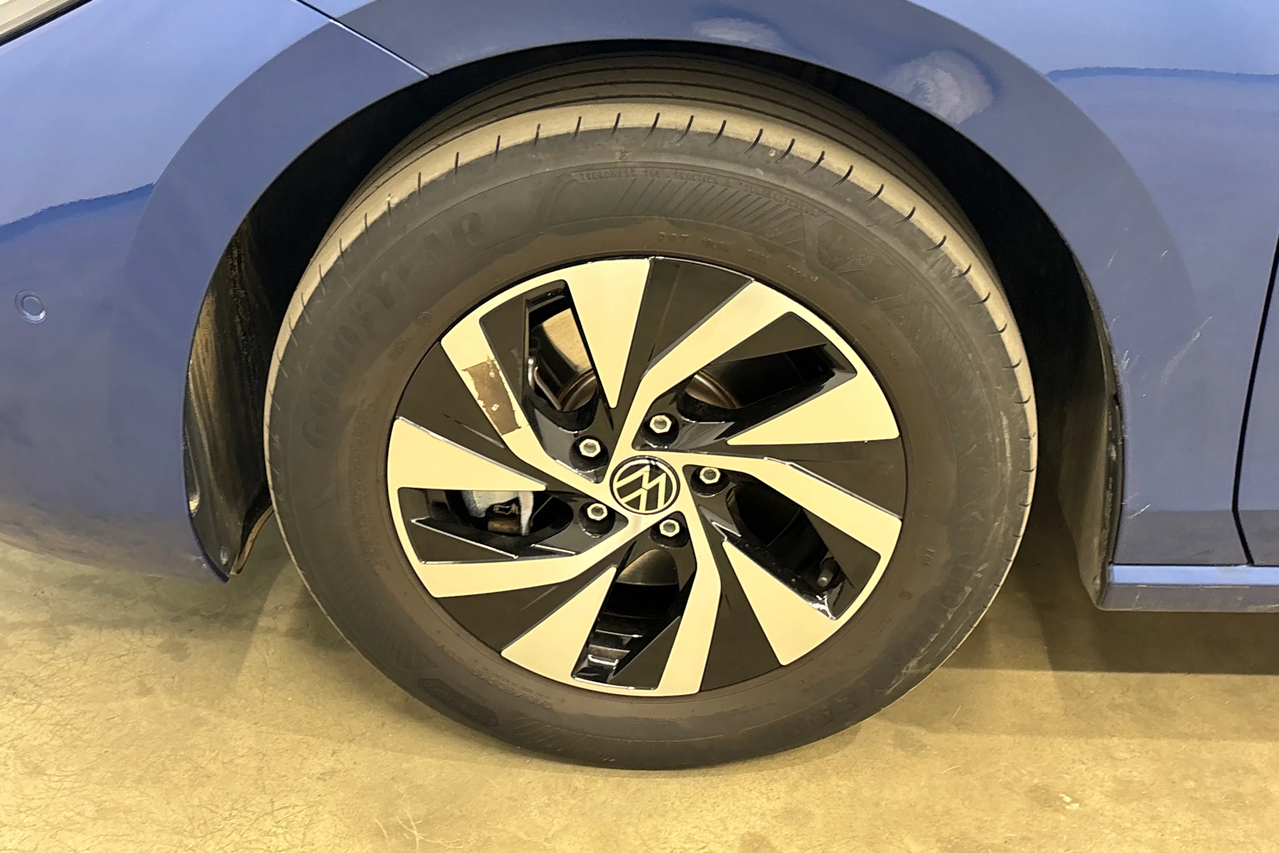 sininen Volkswagen Passat 2024 kuva 32.