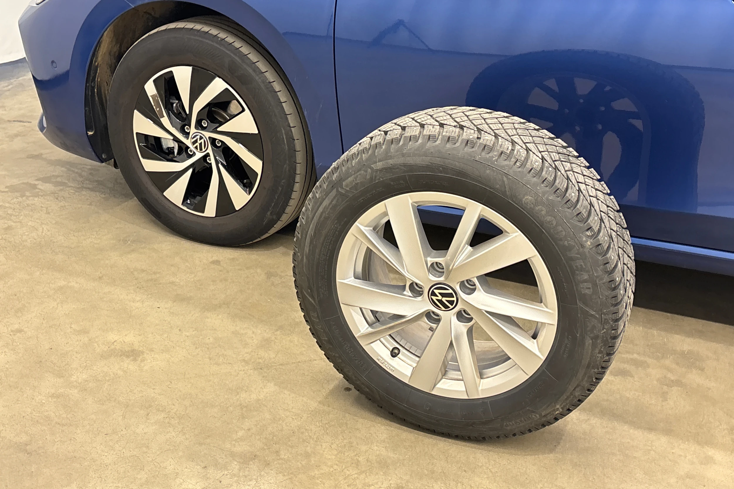 sininen Volkswagen Passat 2024 kuva 33.