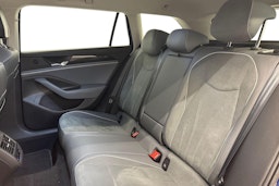 sininen Volkswagen Passat 2024 kuva 10.