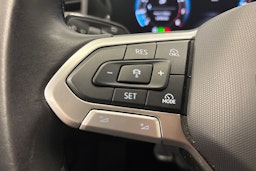 sininen Volkswagen Passat 2024 kuva 20.